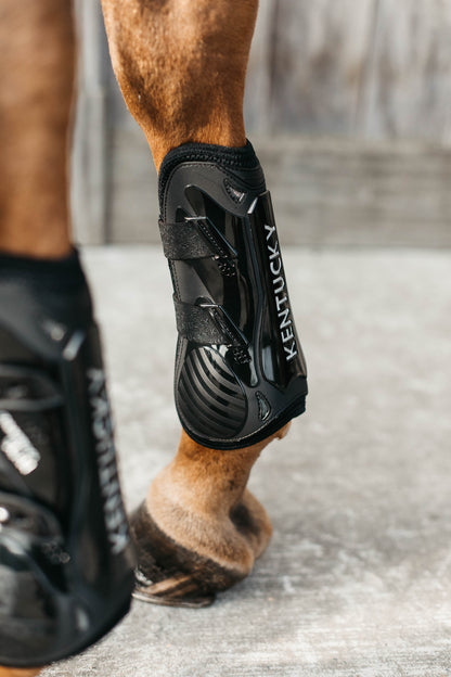 Kentucky Vegan Tendon Boots Bamboo Shield with Elastic fastenings are now available following years of research and development. The Kentucky Bamboo Sheild Supersedes the already very popular Kentucky Tendon Boot.   Bamboo has the best tensile strength and also avoids penetration of sharp objects.  Thanks to great results from testing, the bamboo shield is now used to protect the horse’s tendon area.
