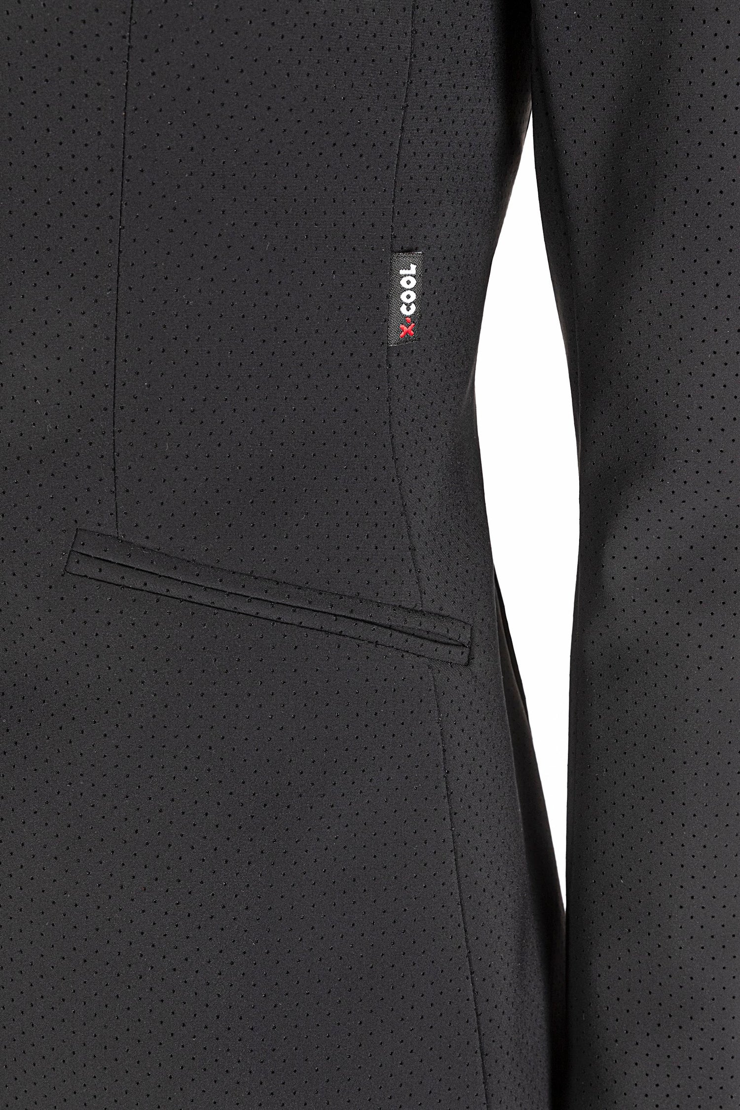 The Equiline all over perforated jacket is perfect for the warmer months.  The jacket is made from equiline technical stretch fabric to ensure maximum movement and comfort whist keeping its shape. 