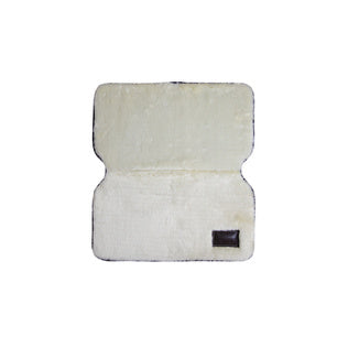 The Kentucky Horsewear Horse Bib Chest Protection Sheepskin is great to protect your horse from horse rugs that rub. Made in one piece of high quality artificial sheepskin that will fold in half to be positioned in front of the horse rug. Simply place the sheepskin side against the horse’s chest. As a result this will provide maximum comfort for your horse.