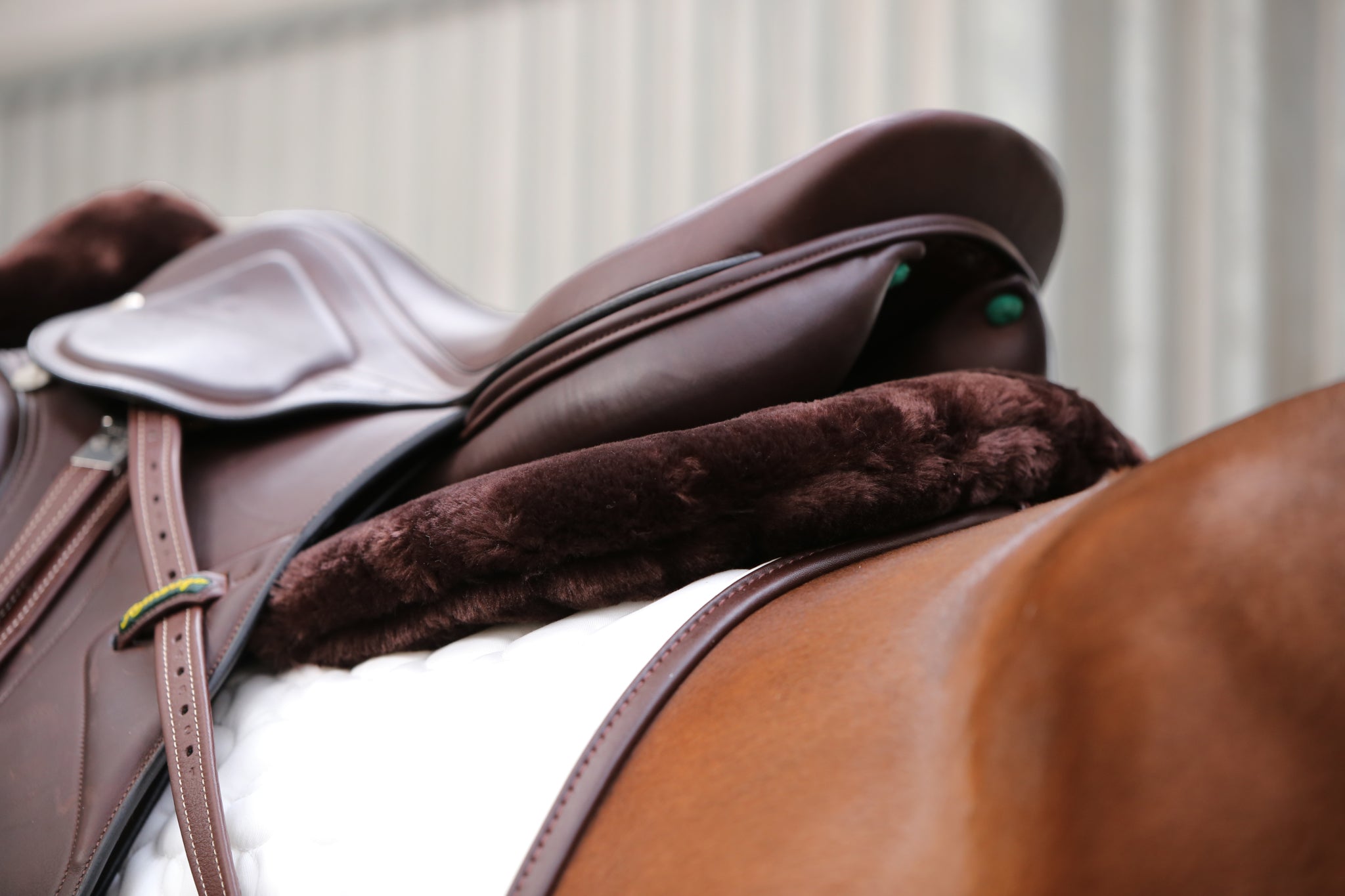 This ultra-thin Kentucky Half Pad has been developed with advanced technical materials to offer the rider a closer contact with their horse, while also protecting the horse&