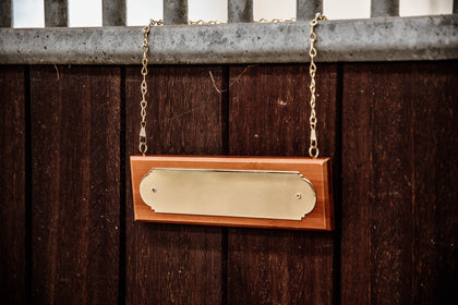 The Kentucky name plate is a classy addition to any stable. Made with bamboo and finished with a gold chain and plate on the front to engrave with your horses name.
