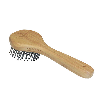 The Grooming Deluxe Mane and Tail Brush sets new standards on brushes. The mane and tail brush is easy to use and will easily get rig of knots and tangles in your horses mane and tail. The rounded covered needle heads, help prevent damage to your horses mane and tail and is a great base to braid the horses hair.