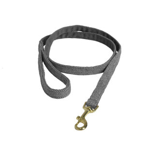 This Kentucky wool lead is super practical and classy. The Dog Lead Wool is the perfect match to the Dog Collar Wool. It is also made out of a very soft wool like fabric on the outside and reinforced with nylon for extra strength. We added a handy loop and practical clip for your comfort. You can wash it in the washing machine at 30° while using a washing bag and do not tumble dry  120cm long 