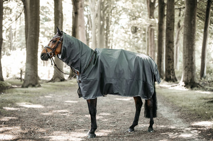 The Kentucky Rain Coat is a must have for every competition rider to protect his horse and his expensive tack against heavy rain. It is compact, lightweight and 100% waterproof. It is easy to put over another rug or saddle while walking the horse on rainy days. The material is 100% polyester with a PU coating on the outside and will guarantee your rug to be 100% waterproof. 