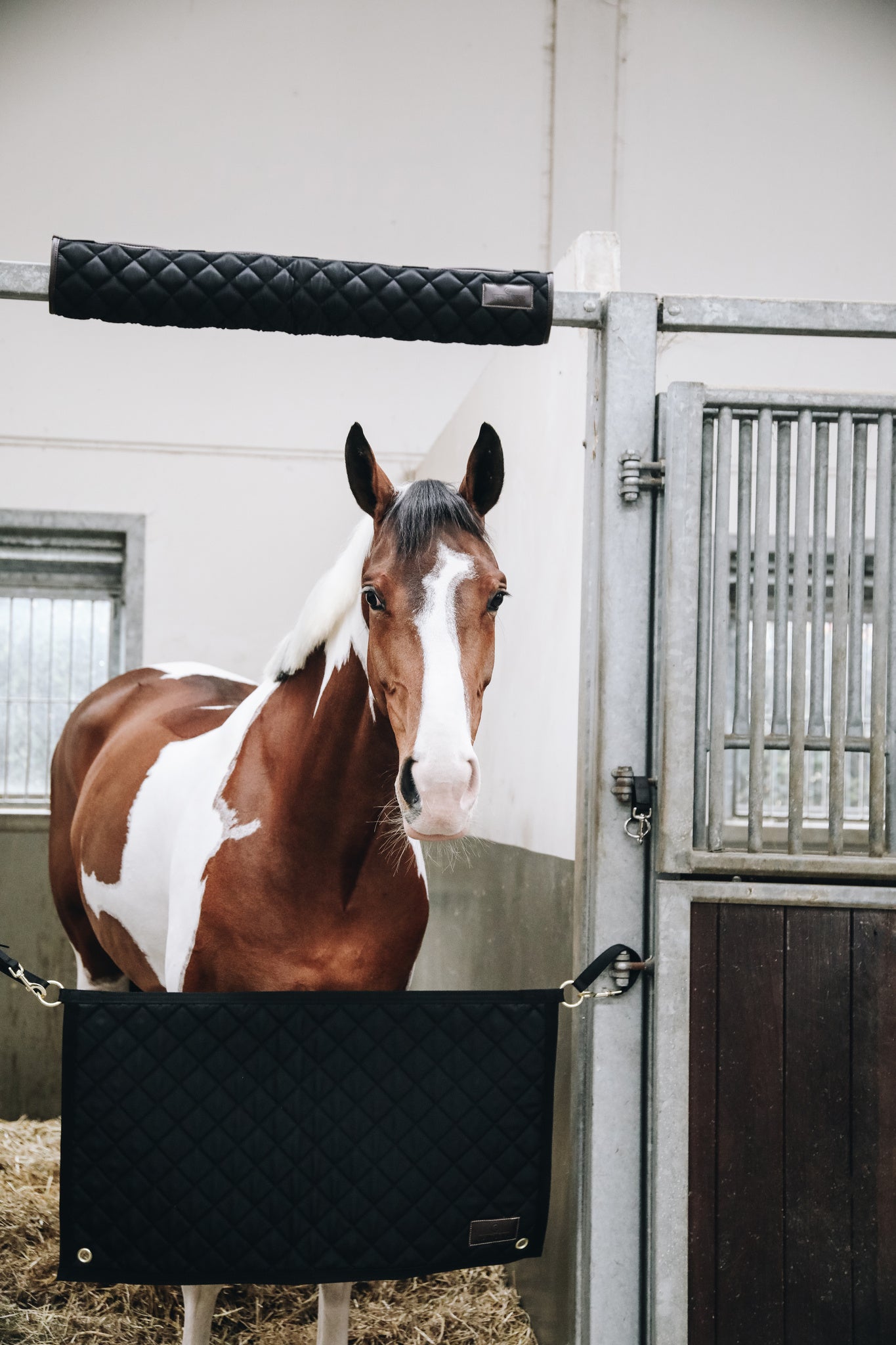 The Kentucky Horsewear Stable Head Protector is the perfect choice to protect your horses head when in the stable. It is super quick and easy to attach with strong Velcro fastenings.