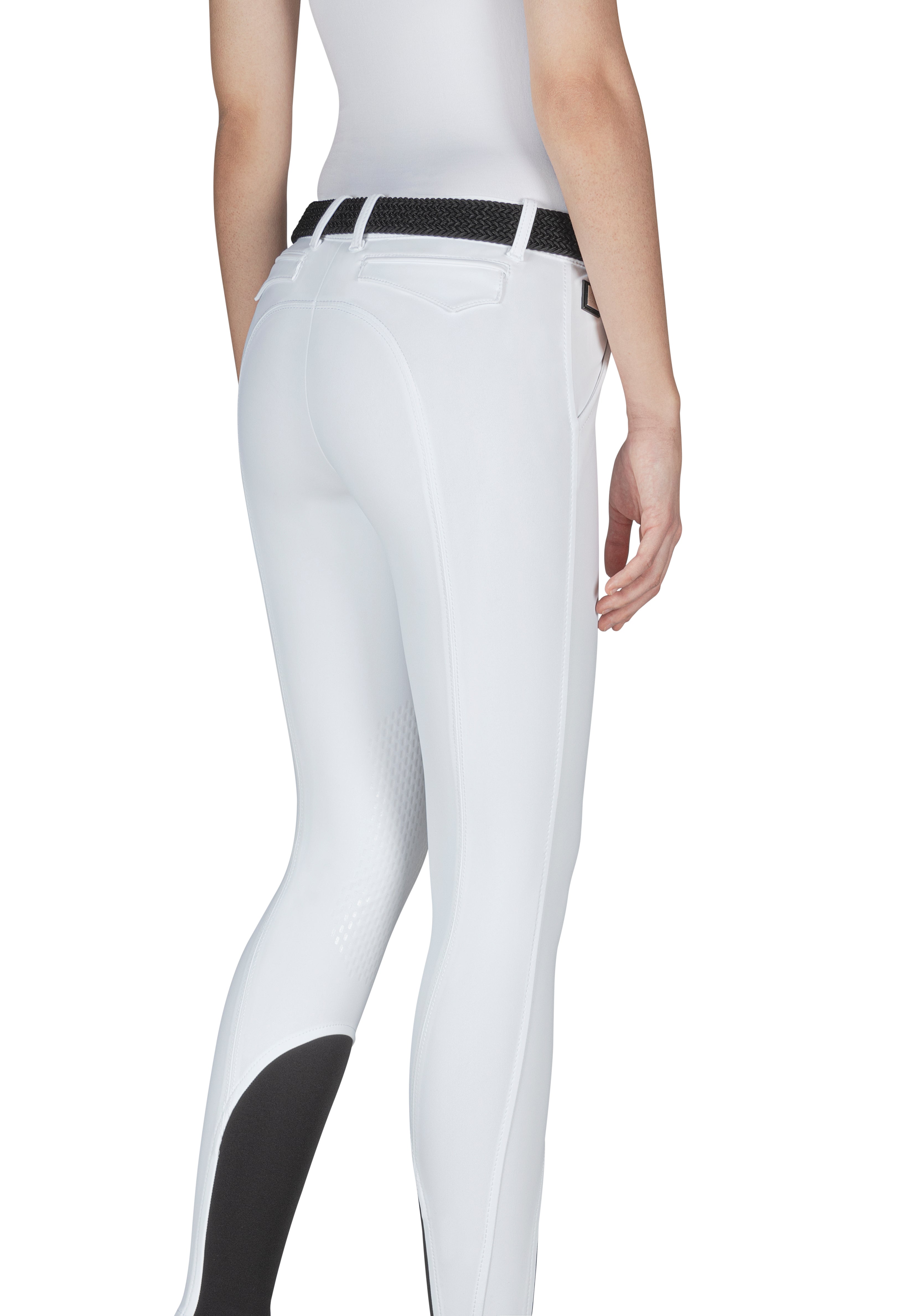 The Equiline Brendak is a great new addition to the Range. The breech is made from b-move fabric, has the x grip knees and with its ergonomic  tailoring  proves maximum comfort and freedom of movement.   If your size is not in stock we can happily order it in for you depending on stock availability. Delivery normally takes 10-14 days..   Machine washable